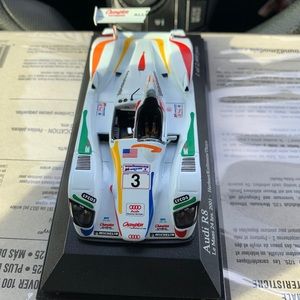 Minichamps 1/43 Audi R8, Lemans 24 Hr. 2001,